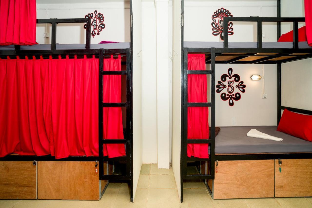 Pomme Brewhouse Hostel Siem Reap Exterior foto