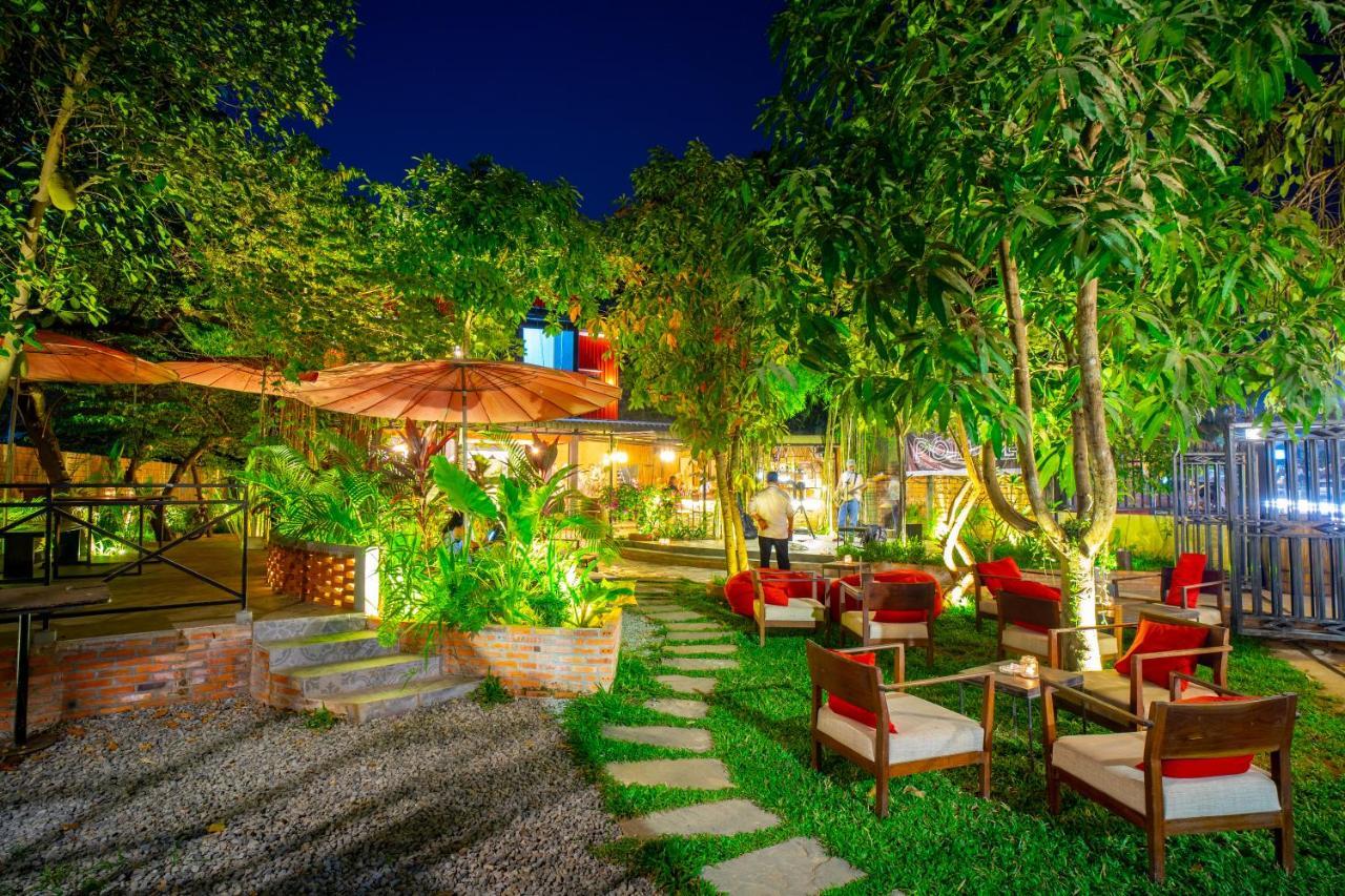 Pomme Brewhouse Hostel Siem Reap Exterior foto